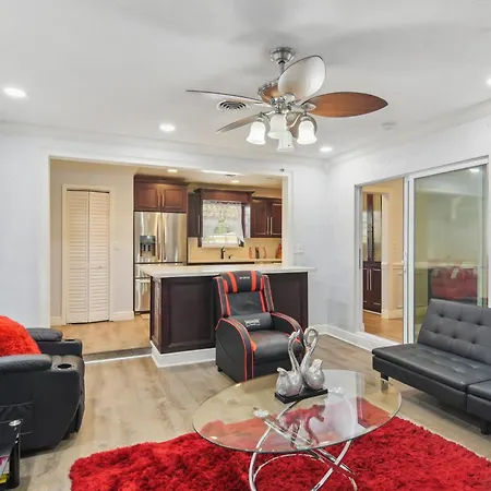 Family-Friendly Miami Oasis With Patio And Yard! Villa